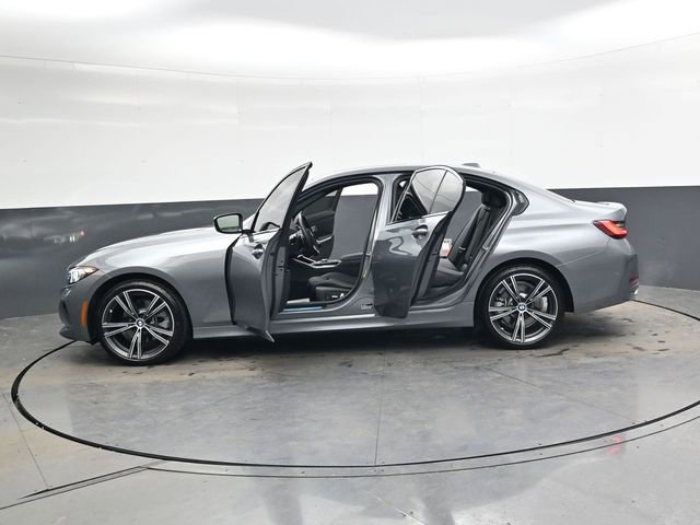 Used 2023 BMW 330i Sedan w/ Driving Assistance Package image 36