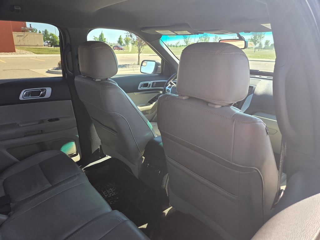 Used 2013 Ford Explorer XLT AWD/4WD image 41
