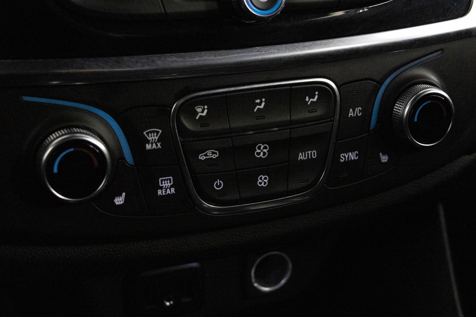 Used 2023 Chevrolet Traverse LT image 22