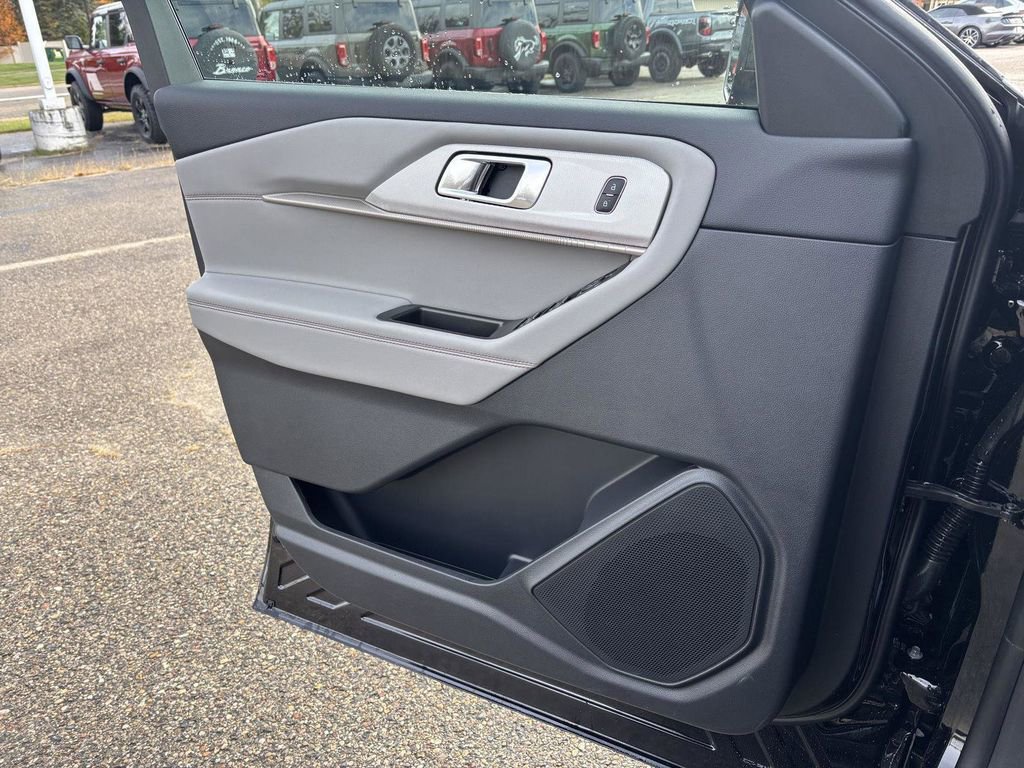 New 2026 Ford Explorer Active w/ Active Comfort Package image 20