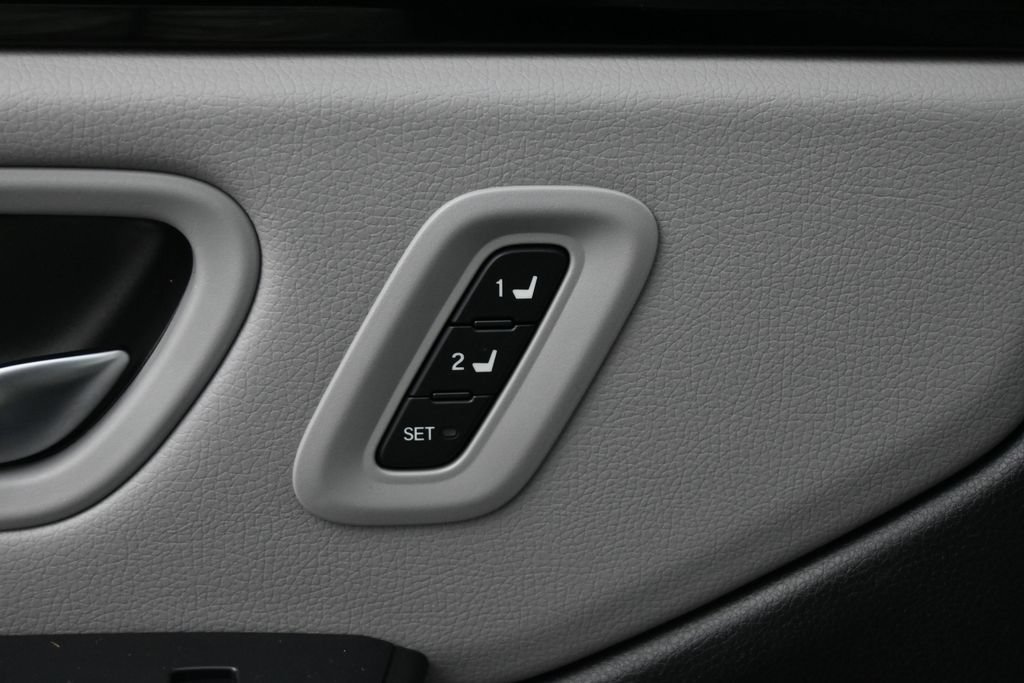 Used 2023 Honda Pilot EX-L image 5