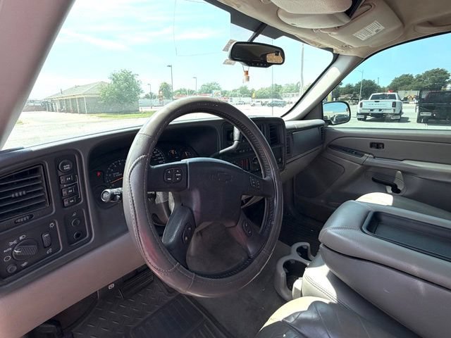 Used 2005 Chevrolet Avalanche Z71 w/ Preferred Equipment Group AWD/4WD image 7