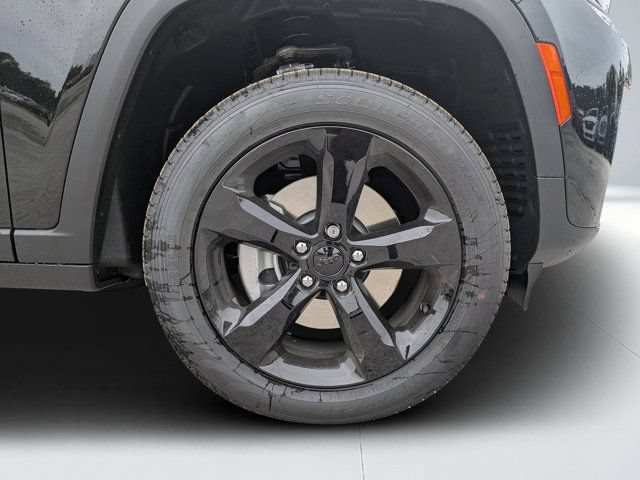New 2026 Jeep Grand Cherokee L Limited w/ Limited Altitude Package RWD image 10