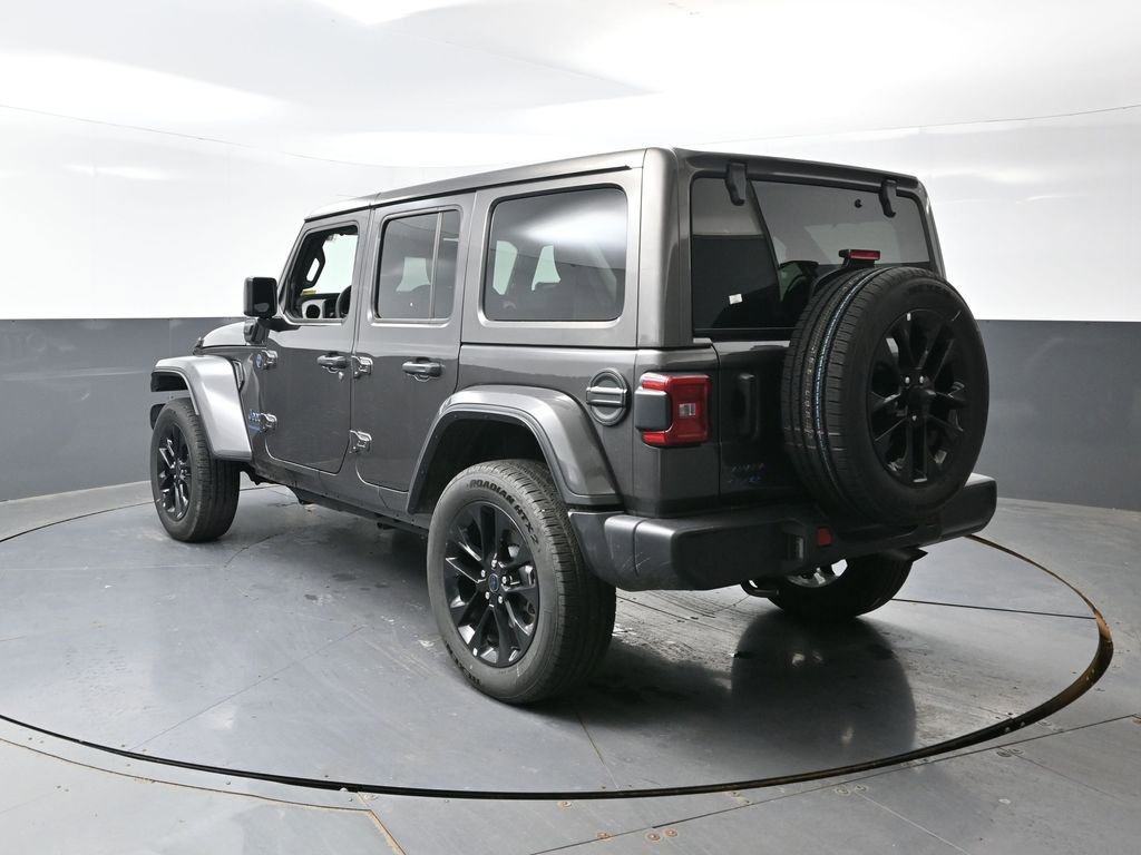 Used 2025 Jeep Wrangler Unlimited Sahara w/ Safety Group AWD/4WD image 11