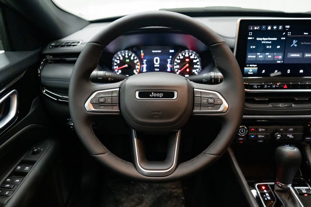 New 2026 Jeep Compass Latitude image 14