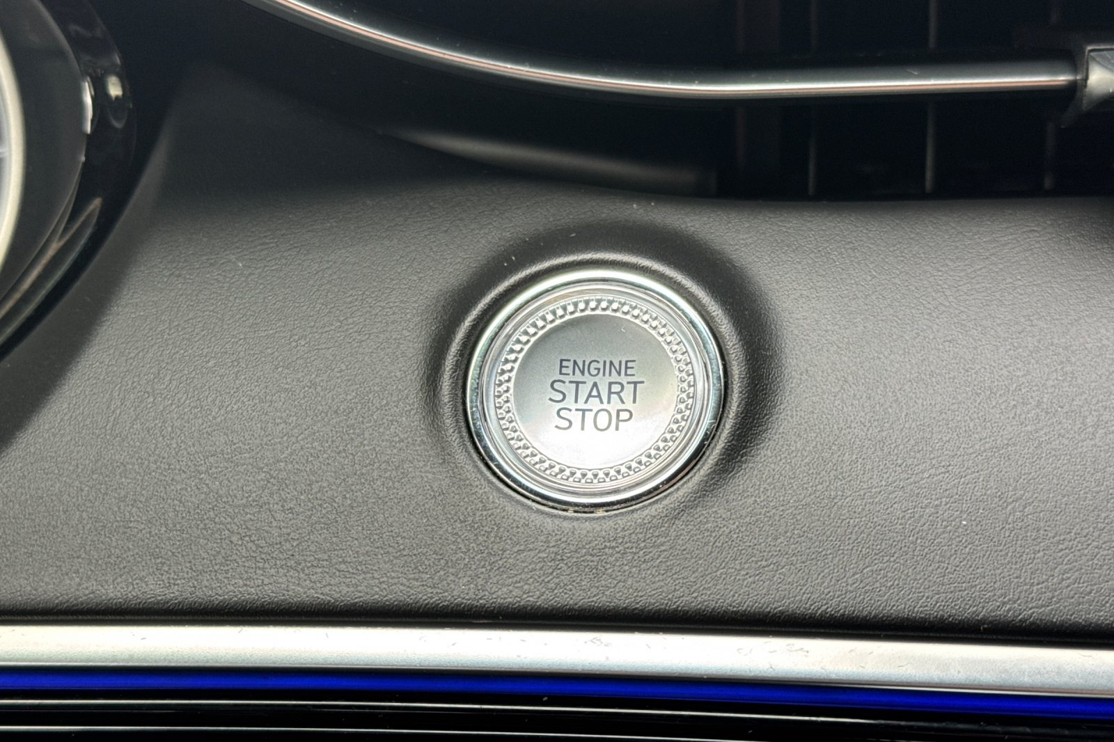 Used 2024 Genesis GV70 3.5T Sport AWD/4WD image 23