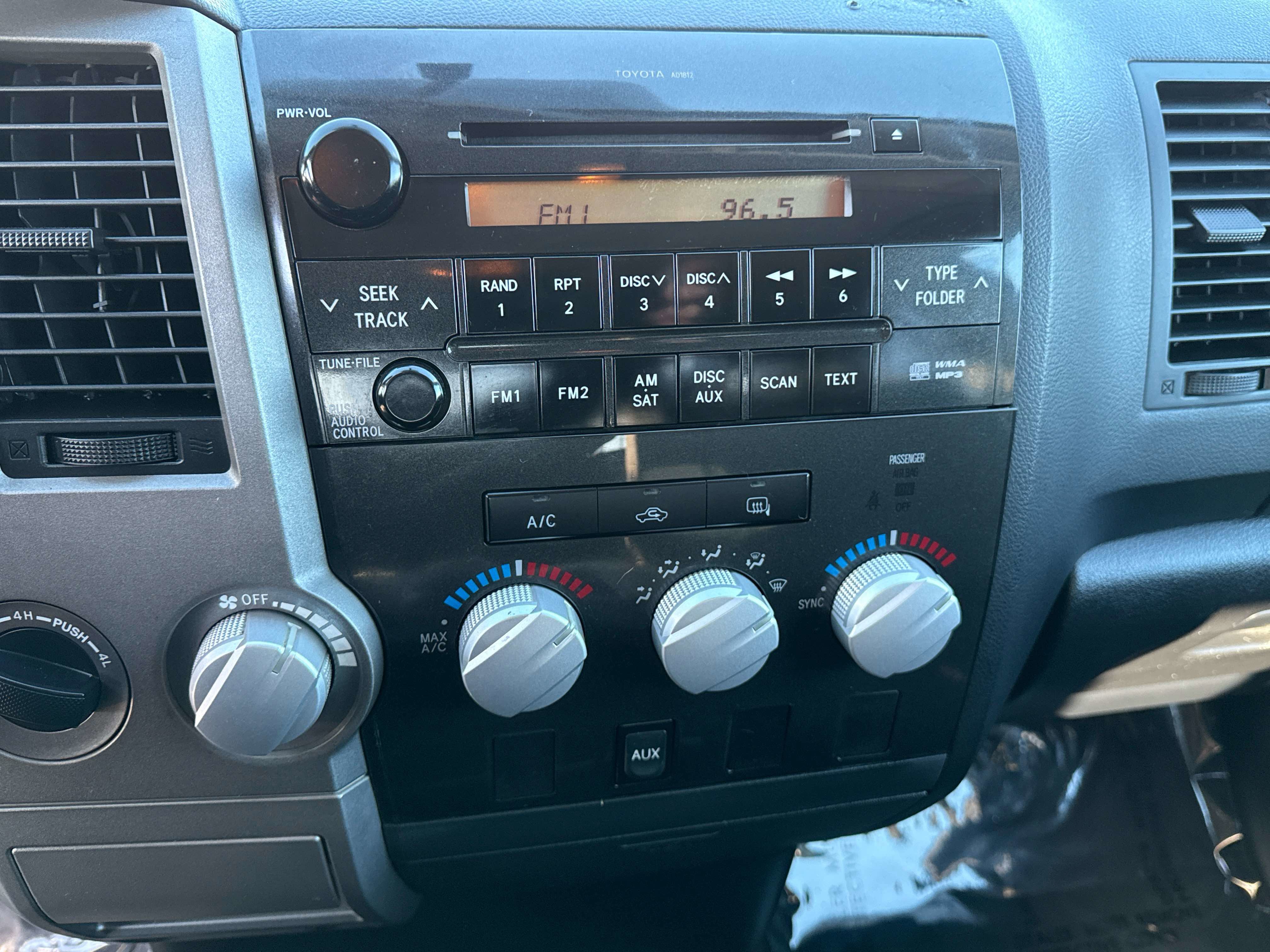 Used 2010 Toyota Tundra 4x4 Double Cab image 22