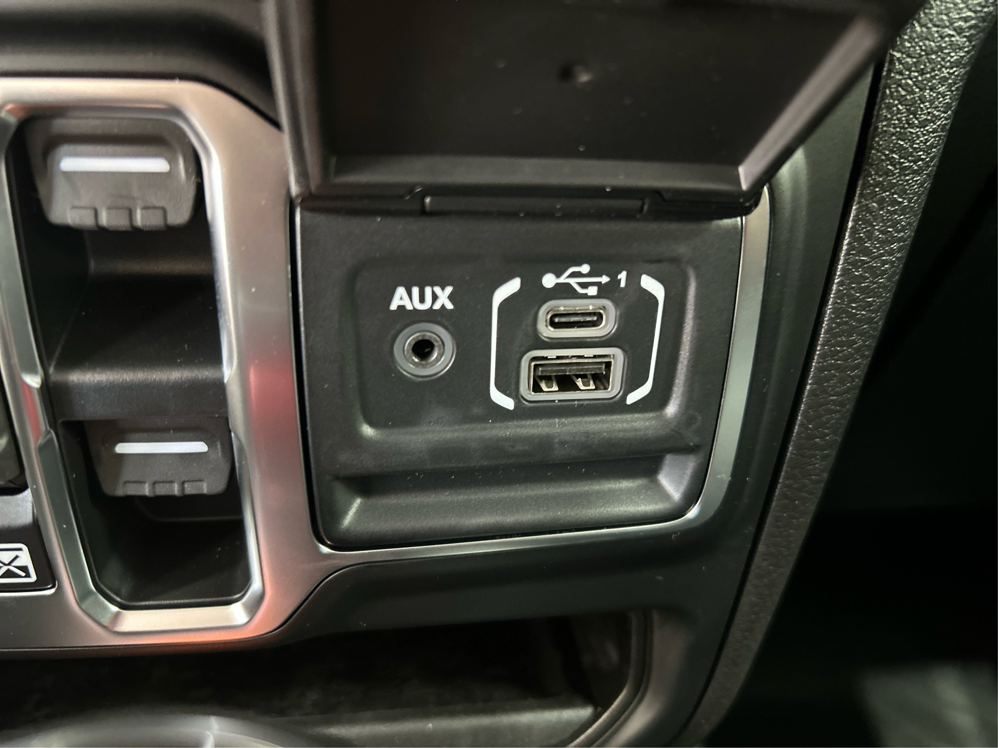 New 2026 Jeep Gladiator Sport AWD/4WD image 34