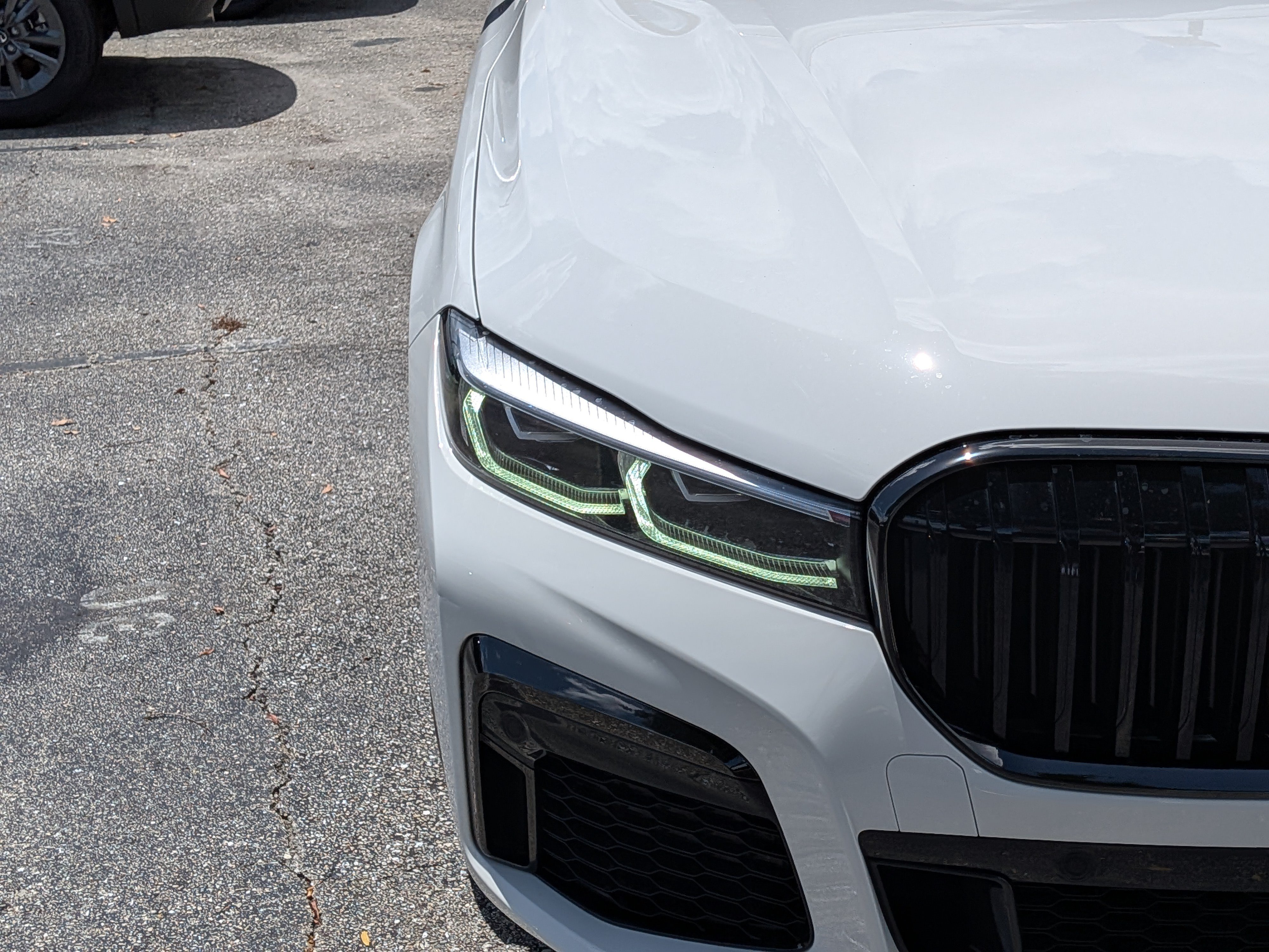 Used 2022 BMW 740i w/ M Sport Package RWD image 10