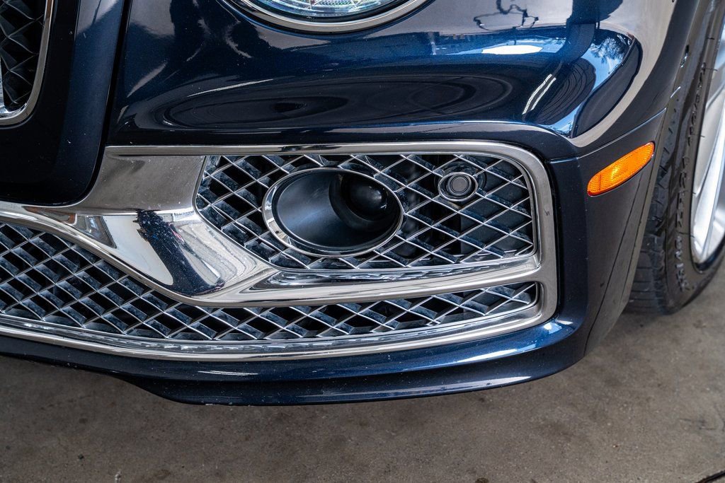 Used 2020 Bentley Flying Spur W12 image 14