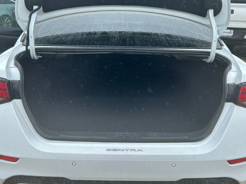 Used 2025 Nissan Sentra SV FWD image 13