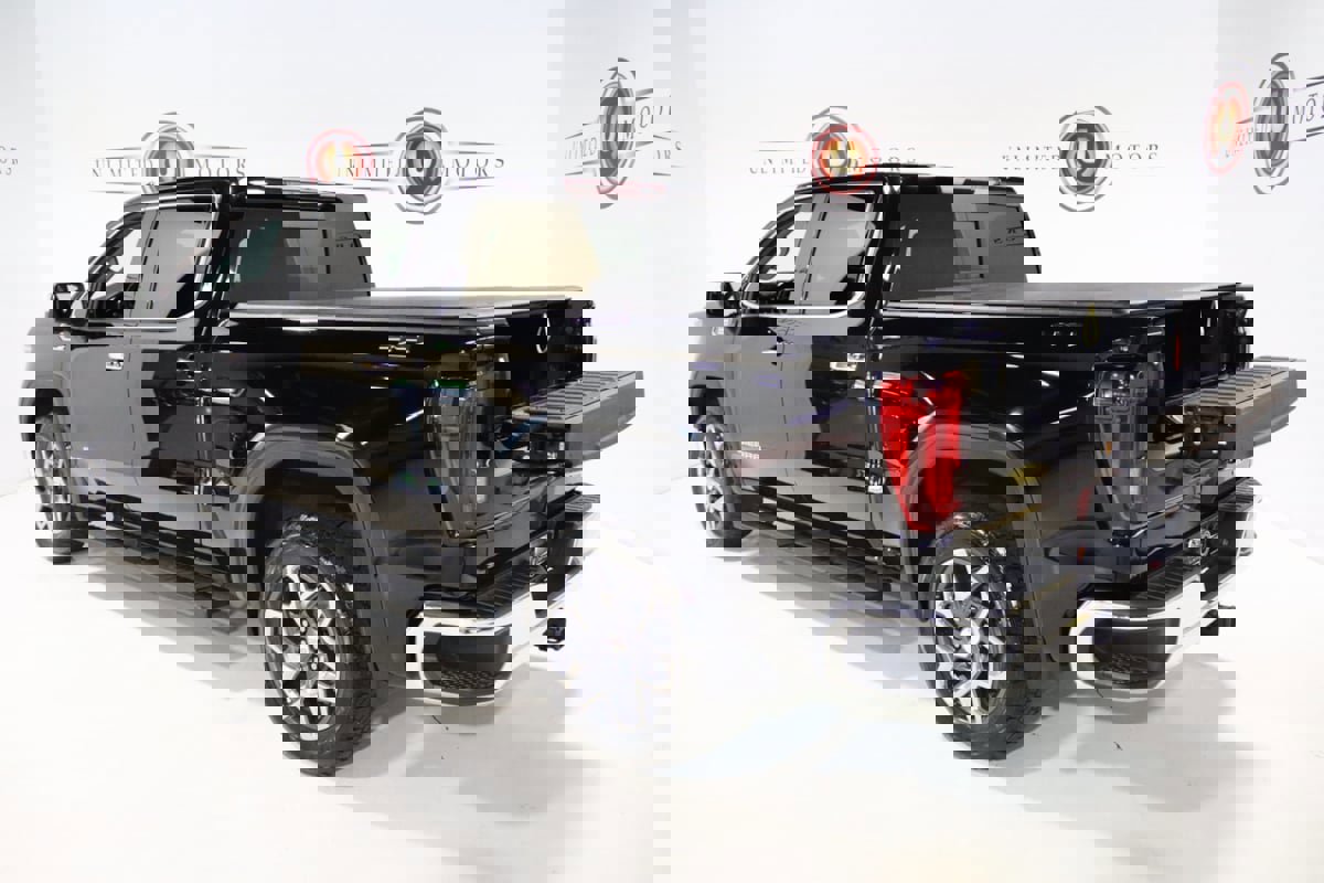 Used 2023 GMC Sierra 1500 SLT w/ SLT Convenience Package image 34