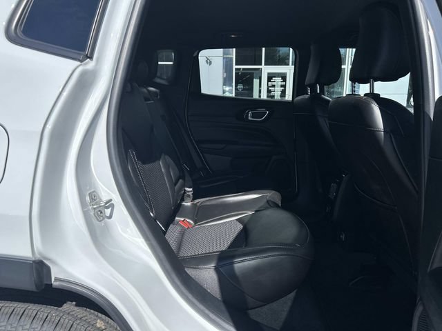 Used 2023 Jeep Compass Latitude AWD/4WD image 16