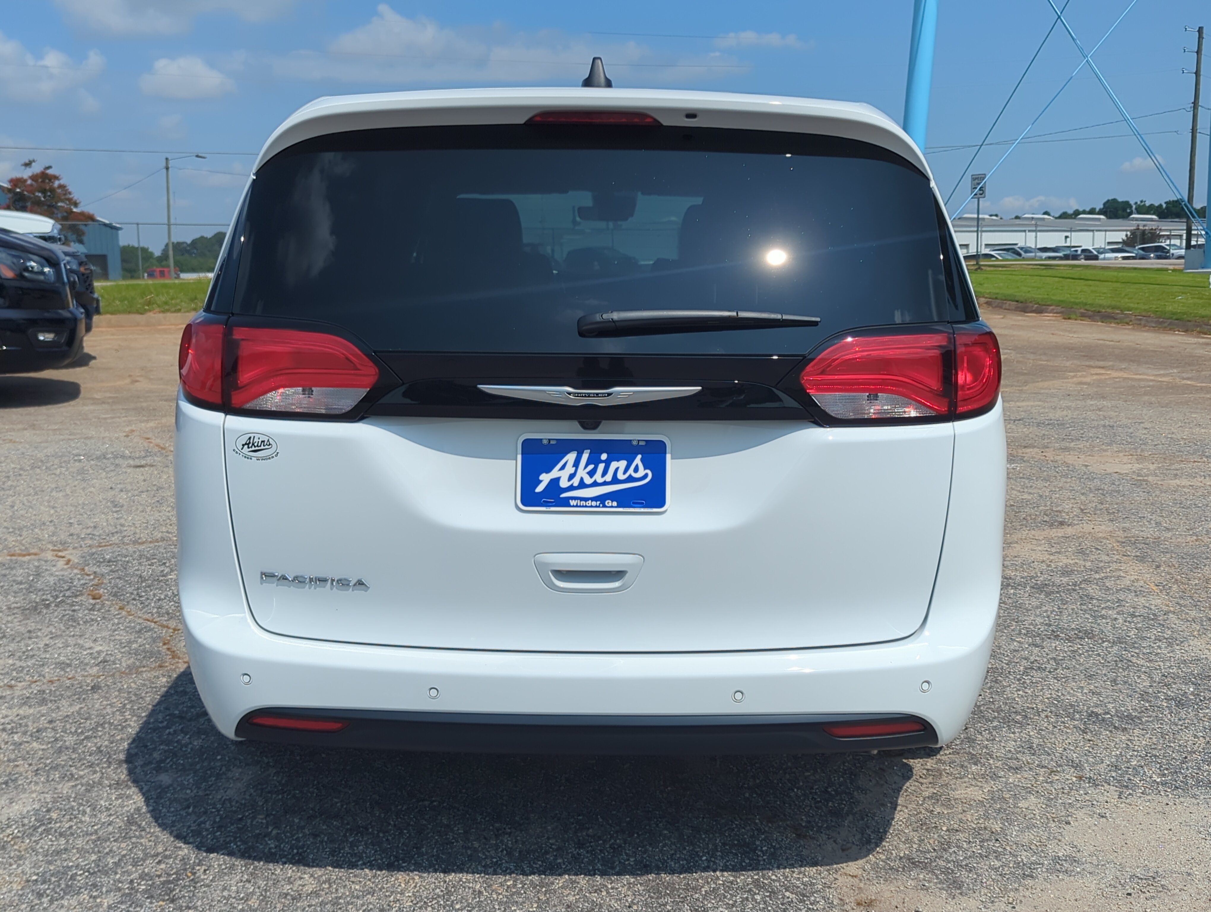 New 2027 Chrysler Pacifica LX FWD image 4
