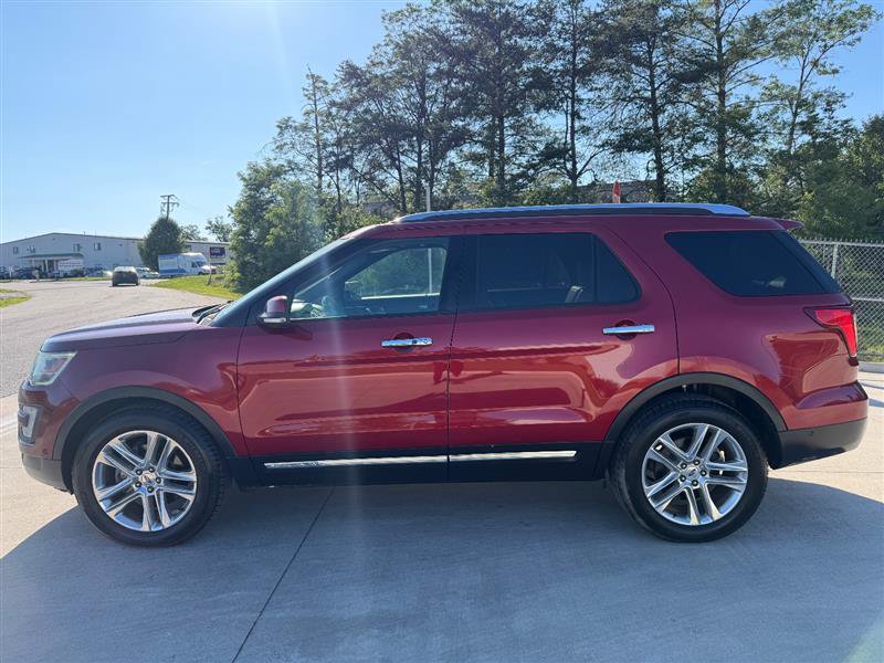 Used 2016 Ford Explorer Limited w/ Equipment Group 301A AWD/4WD image 2