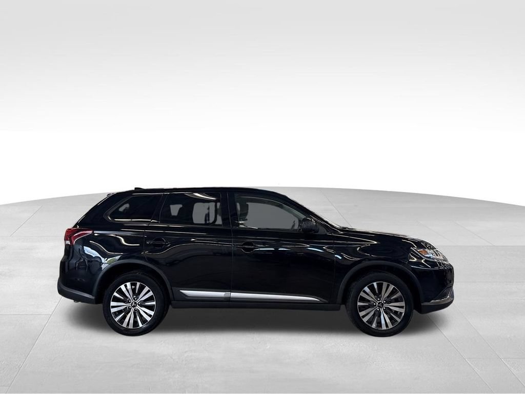 Used 2019 Mitsubishi Outlander SE AWD/4WD image 29