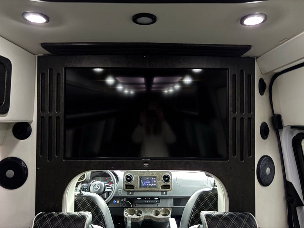 Used 2019 Mercedes-Benz Sprinter 170 w/ Driver Convenience Package image 39