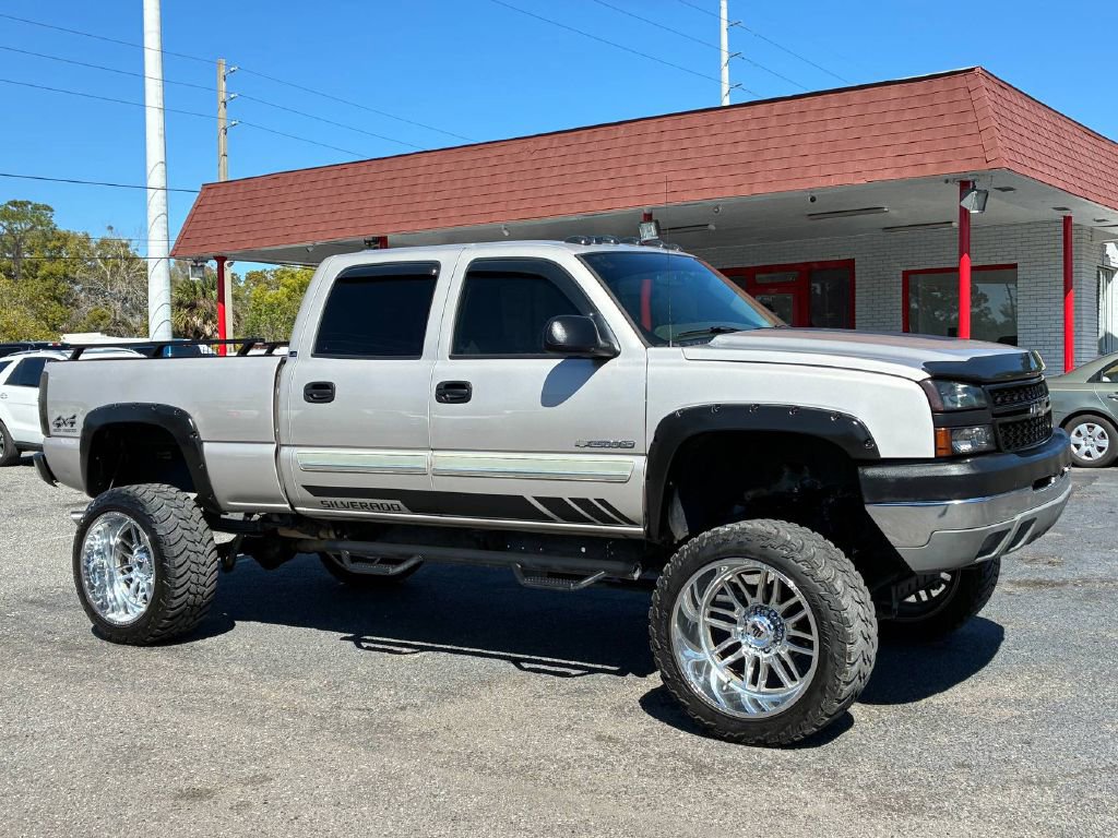 Used 2005 Chevrolet Silverado 2500 LS w/ Skid Plate Package AWD/4WD image 7