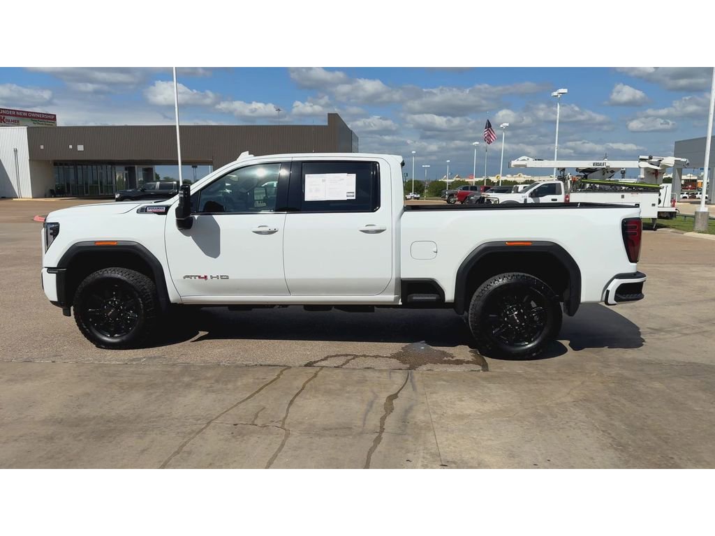 Used 2025 GMC Sierra 2500 AT4 image 5