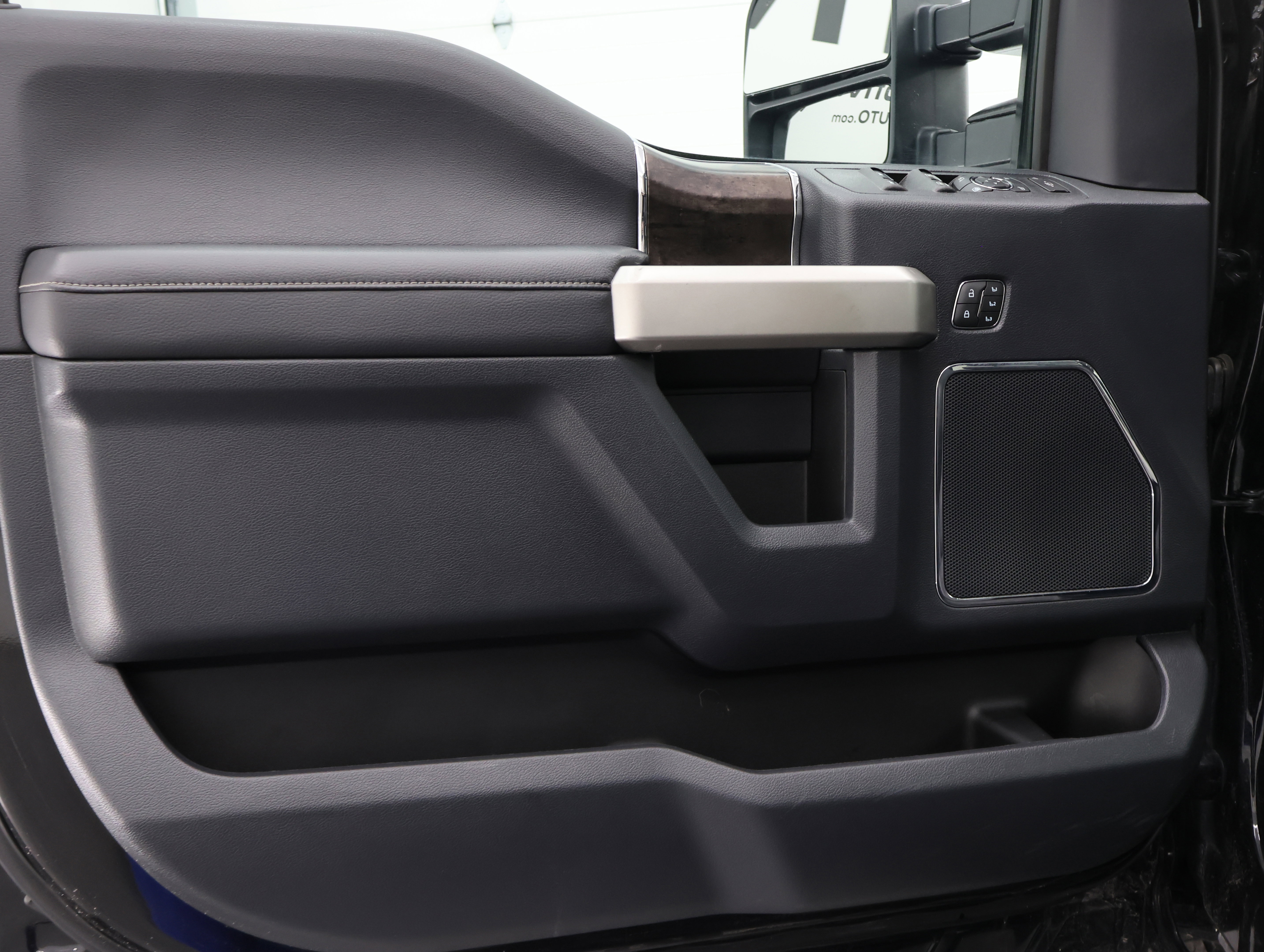 Used 2022 Ford F250 Lariat w/ Tremor Off-Road Package image 47