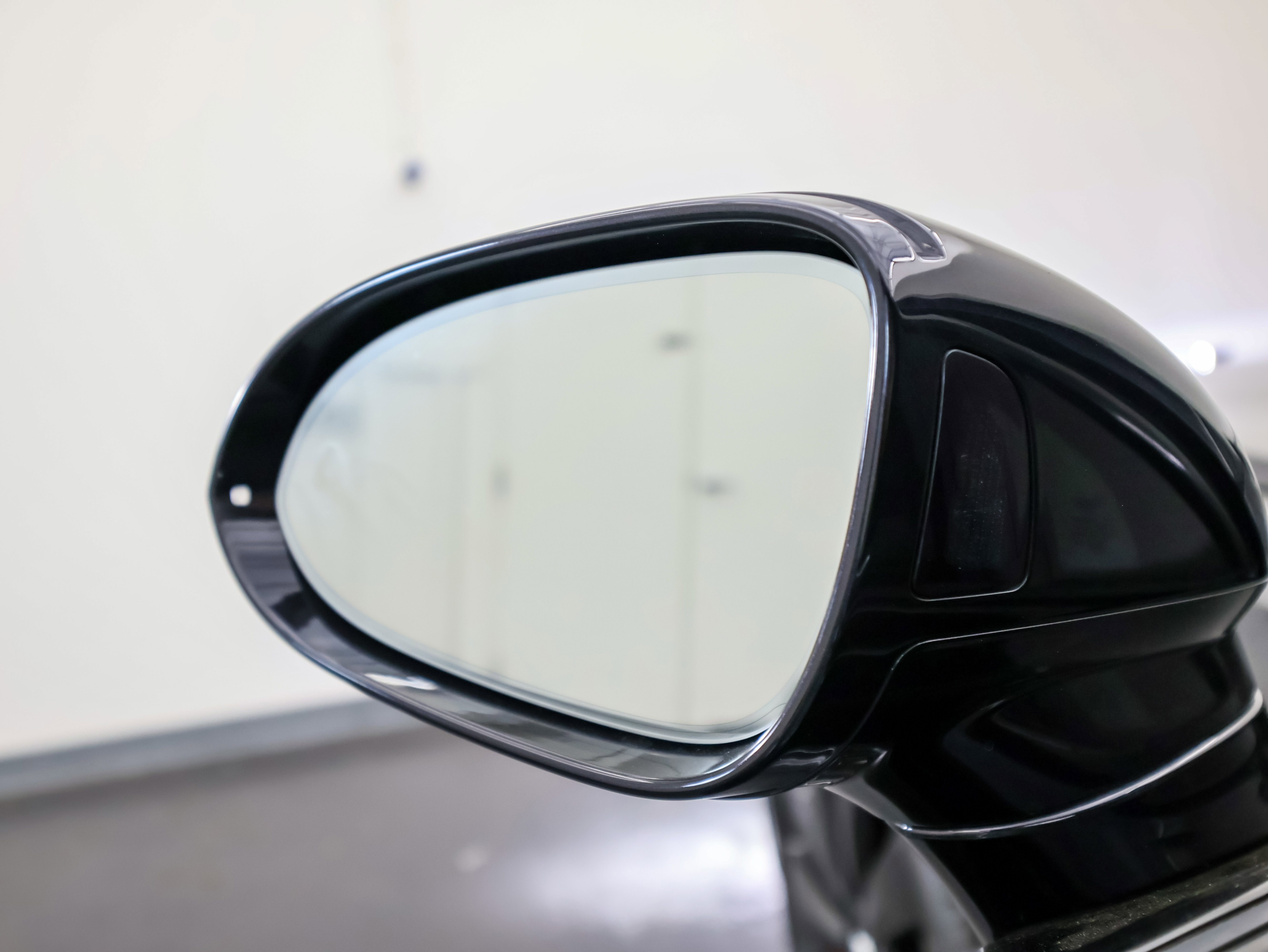 Used 2022 Bentley Flying Spur V8 image 22