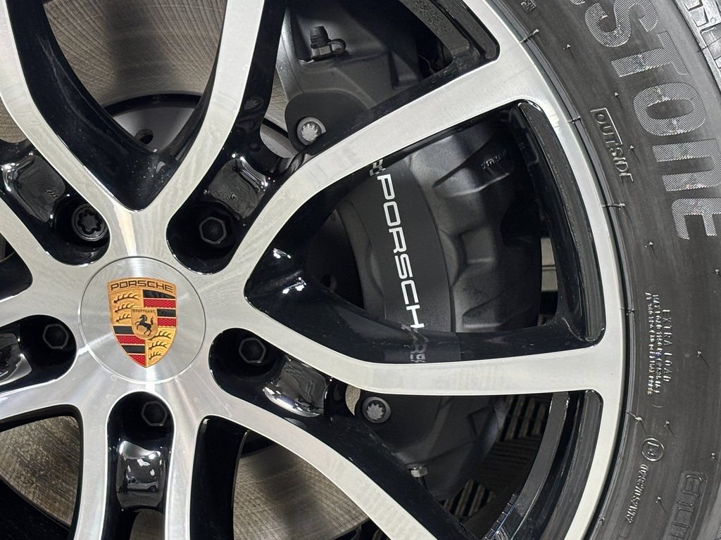 Certified 2026 Porsche Cayenne AWD/4WD image 41