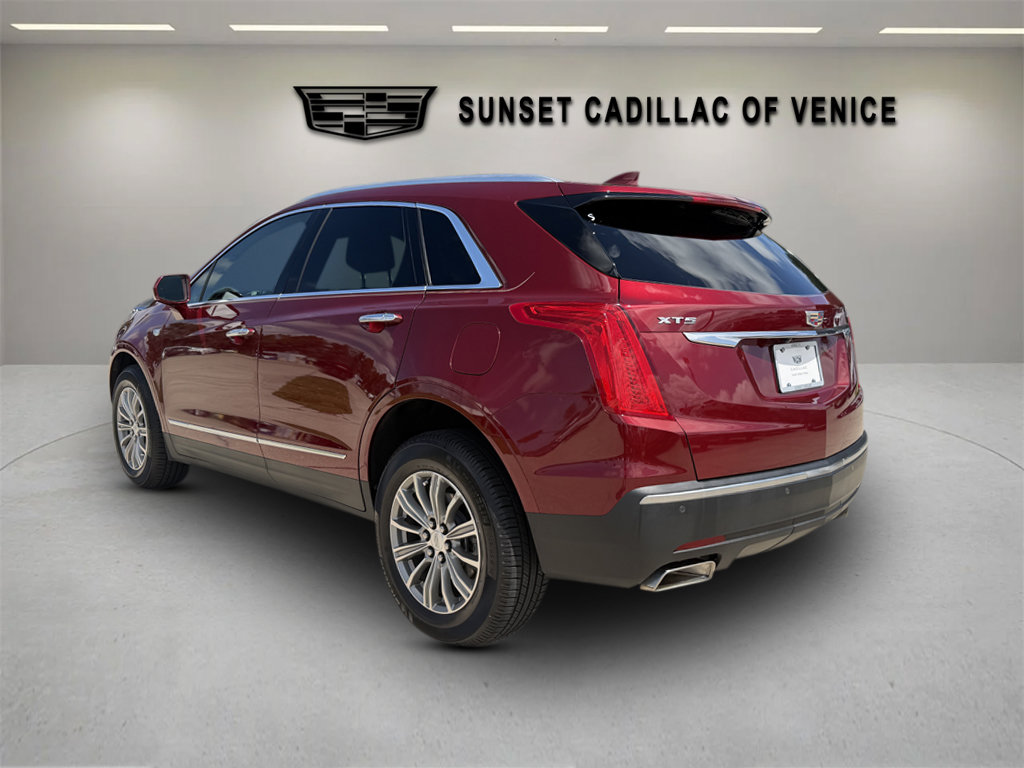 Used 2017 Cadillac XT5 Luxury w/ Driver Awareness Package FWD image 5