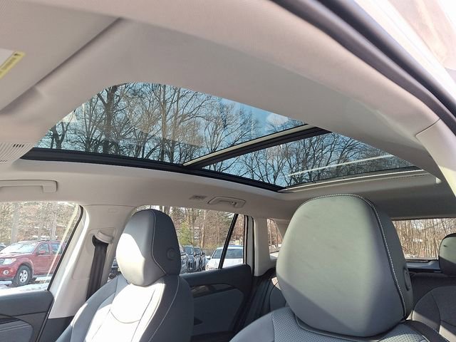 Certified 2025 Volkswagen Tiguan SE w/ Panoramic Sunroof Package AWD/4WD image 21