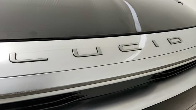 Used 2025 Lucid Air Pure RWD image 31
