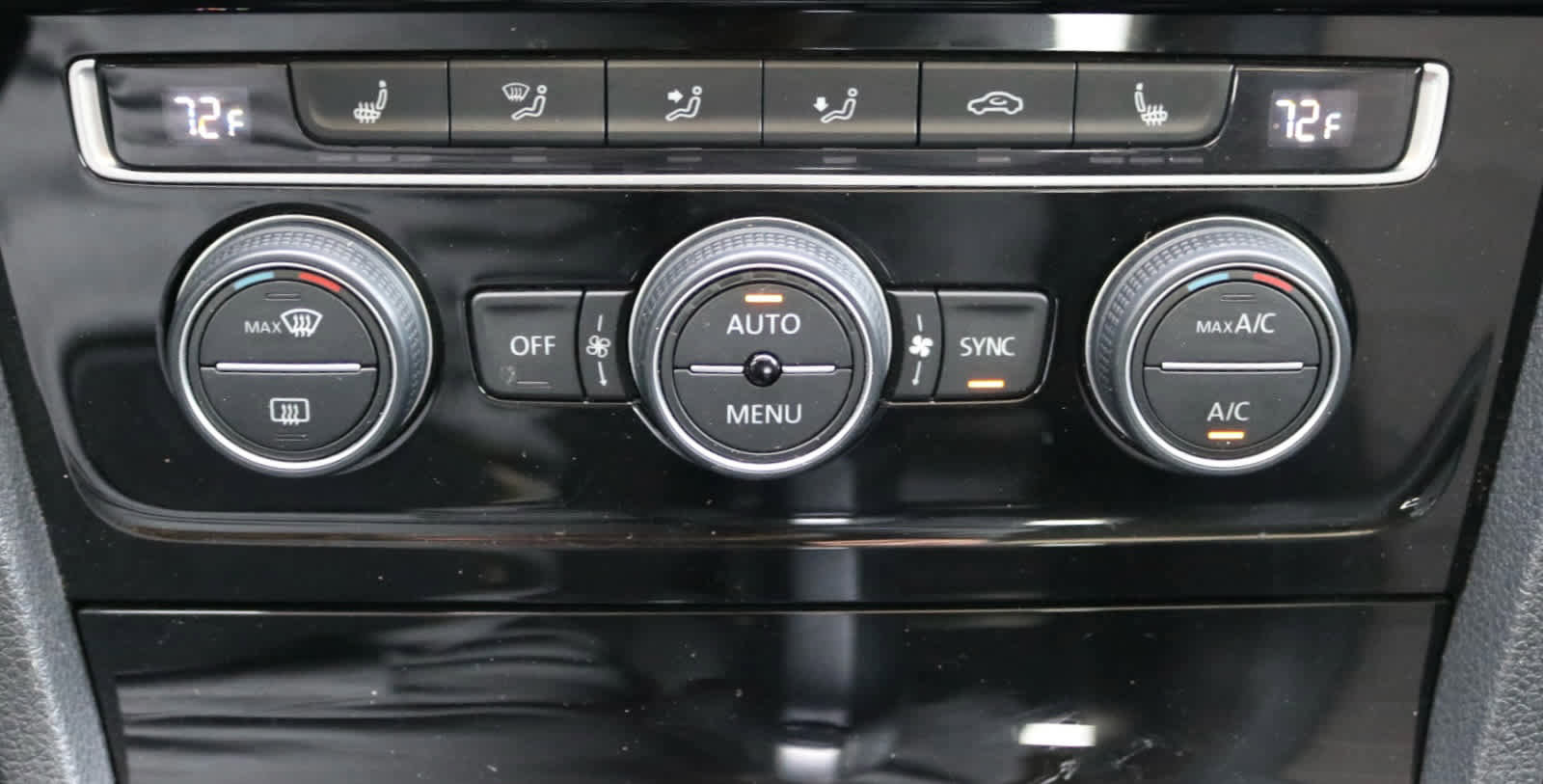 Used 2015 Volkswagen Golf S FWD image 16