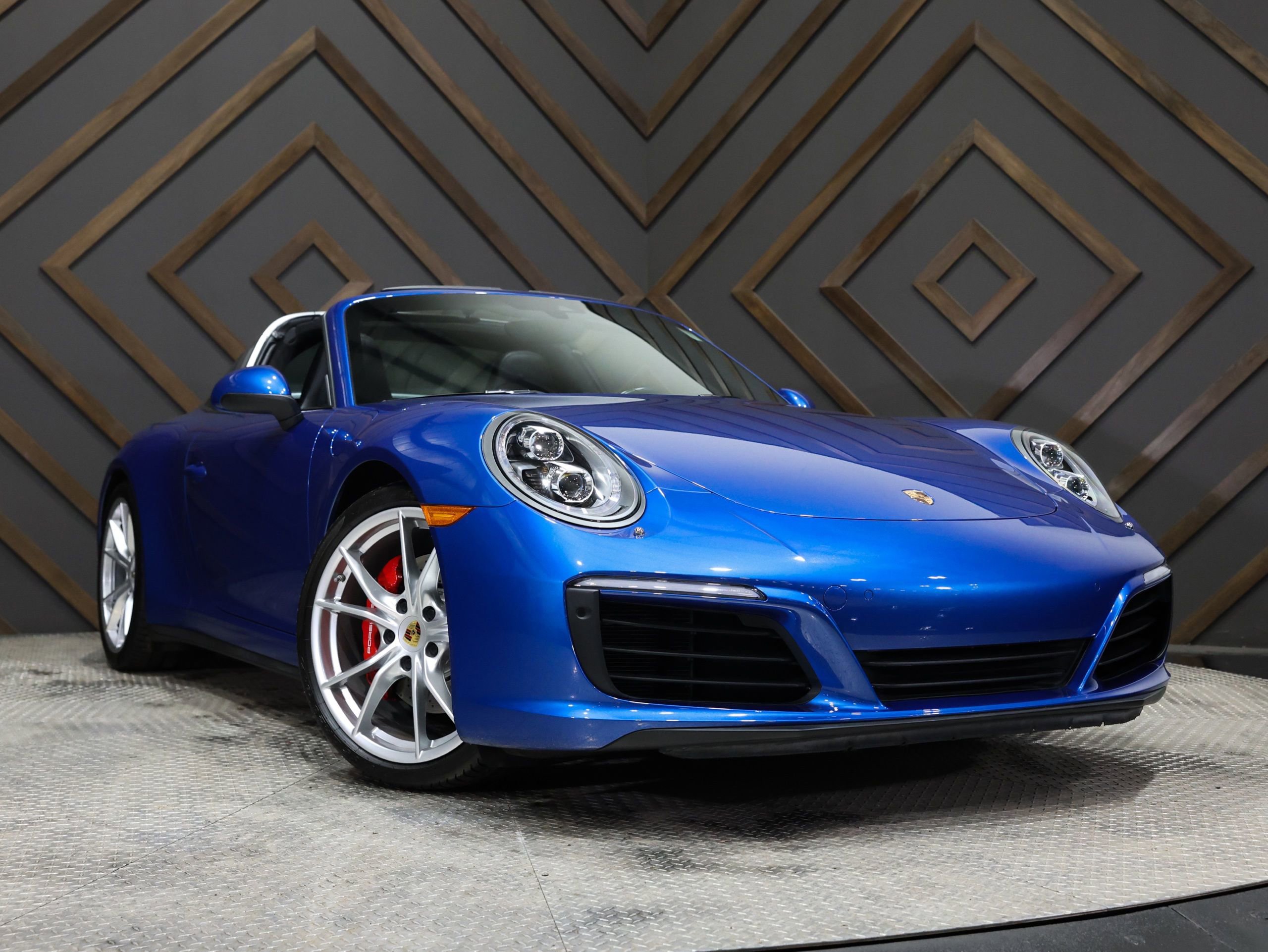 Used 2017 Porsche 911 Targa 4S image 14