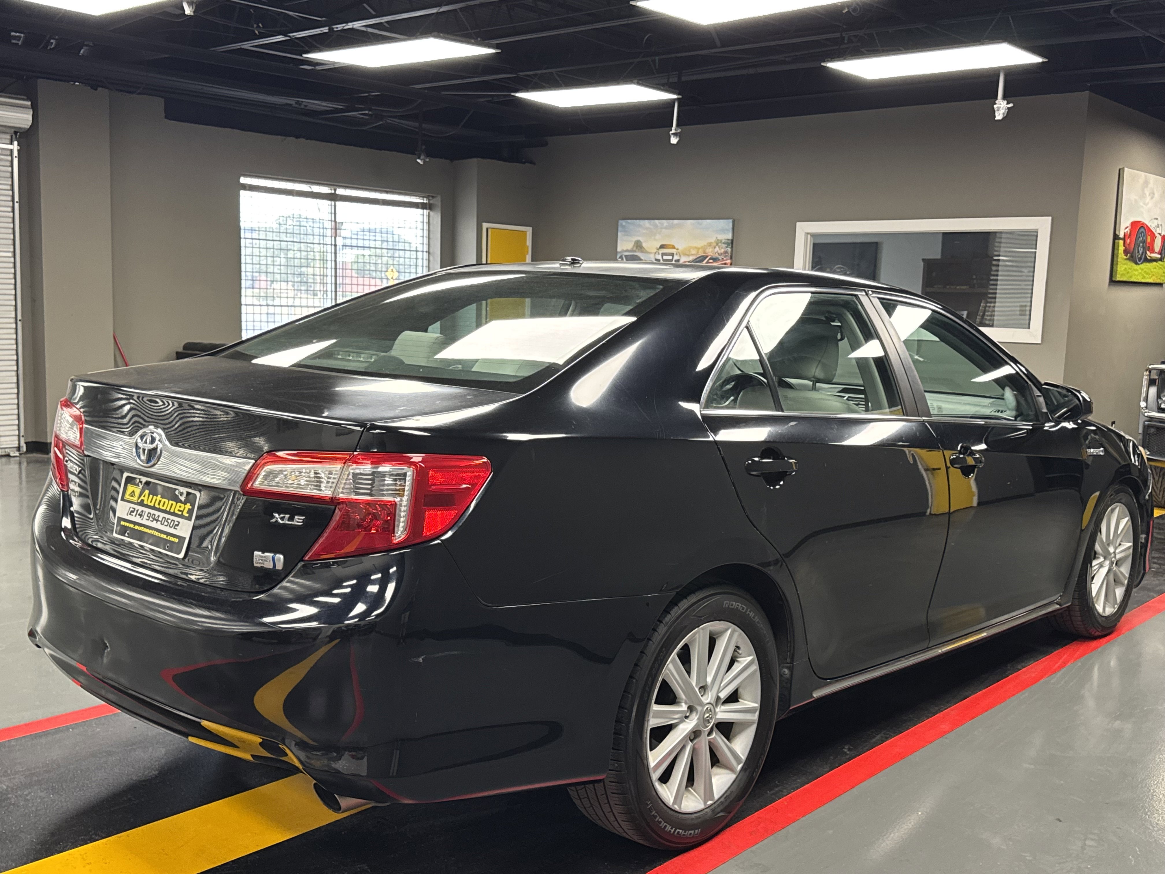 Used 2013 Toyota Camry LE image 6
