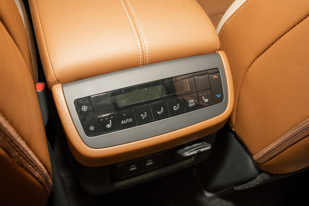 New 2026 Nissan Pathfinder Platinum image 9