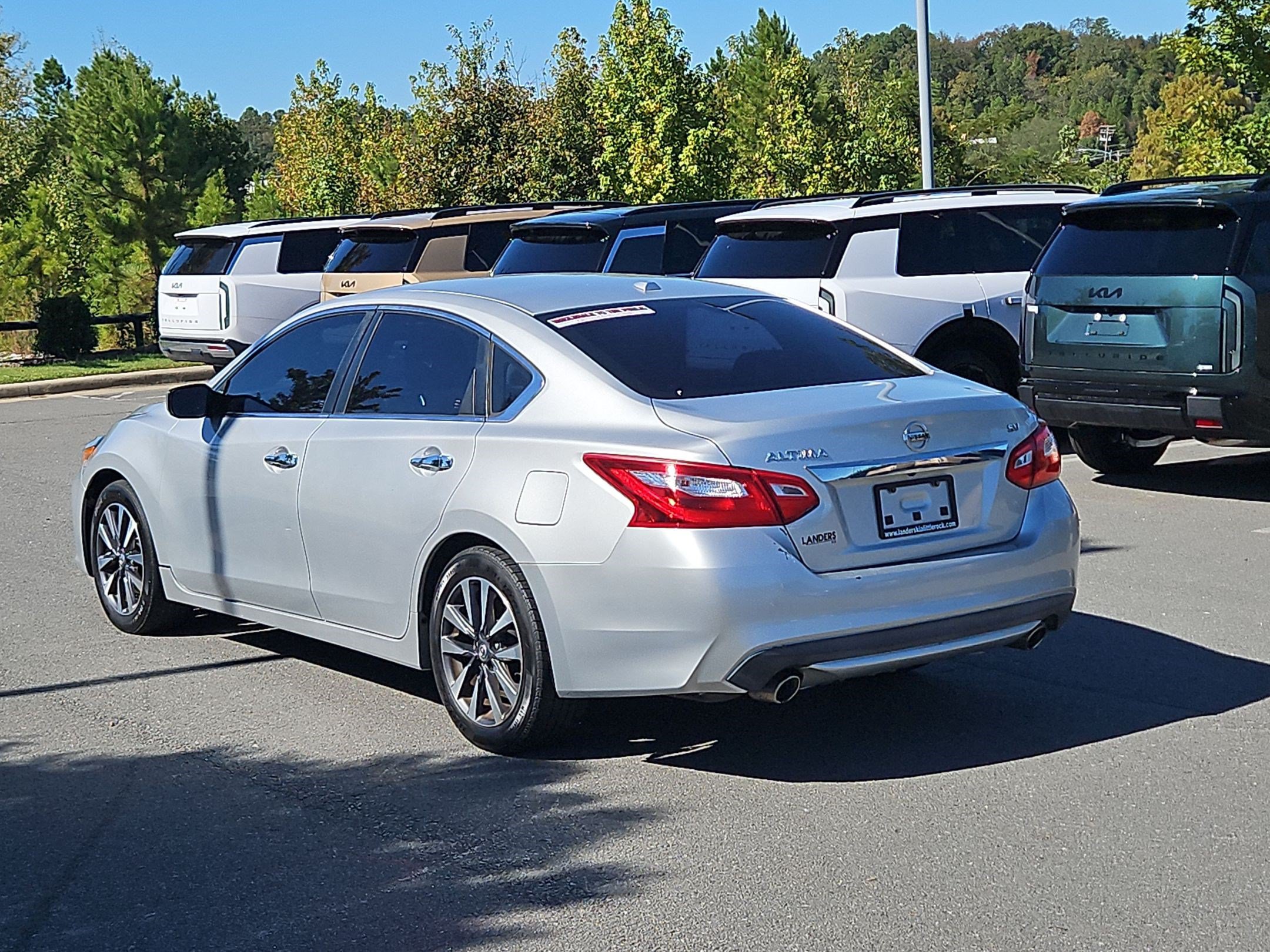 Used 2017 Nissan Altima 2.5 SV FWD image 5