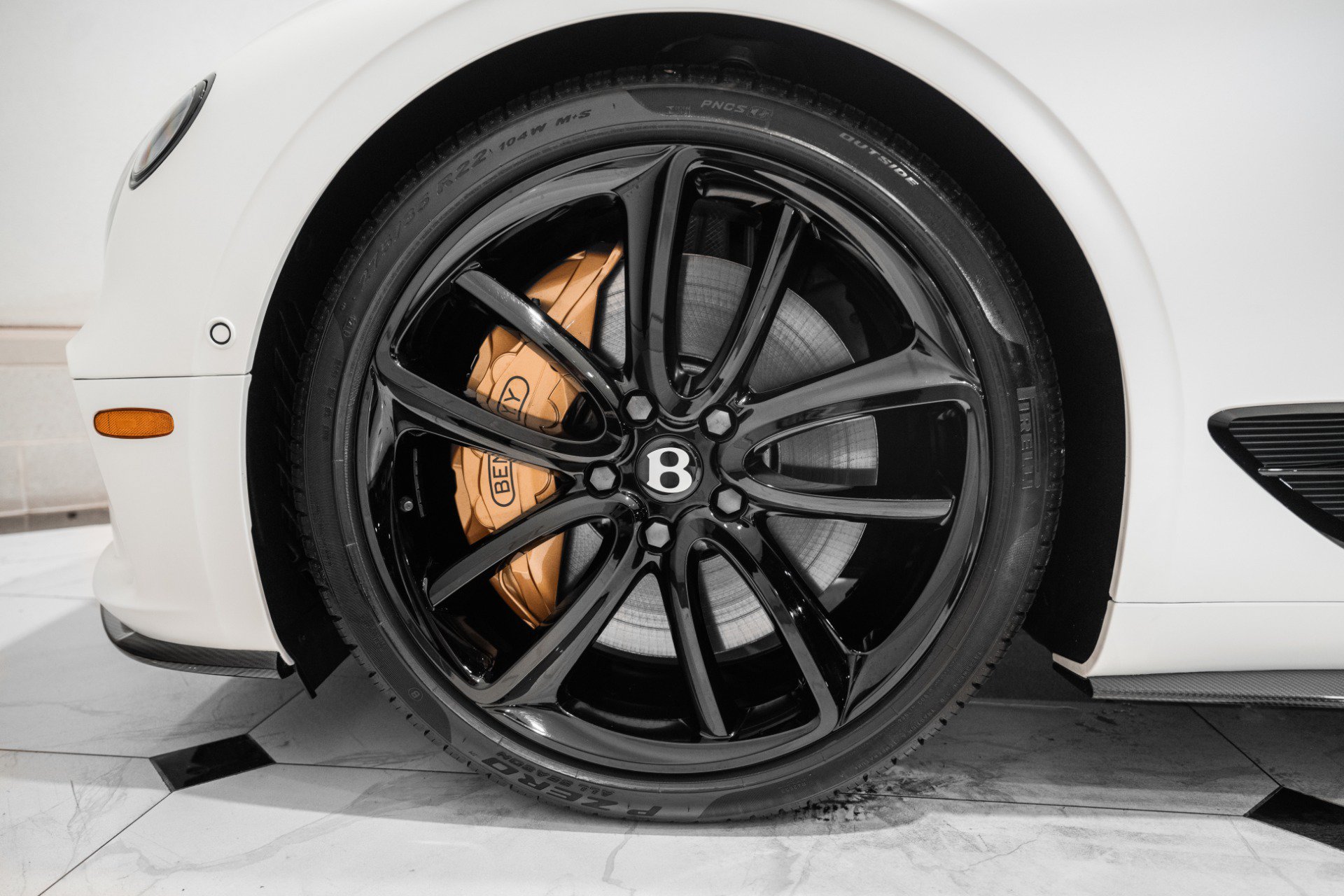 New 2024 Bentley Continental GT V8 AWD/4WD image 6