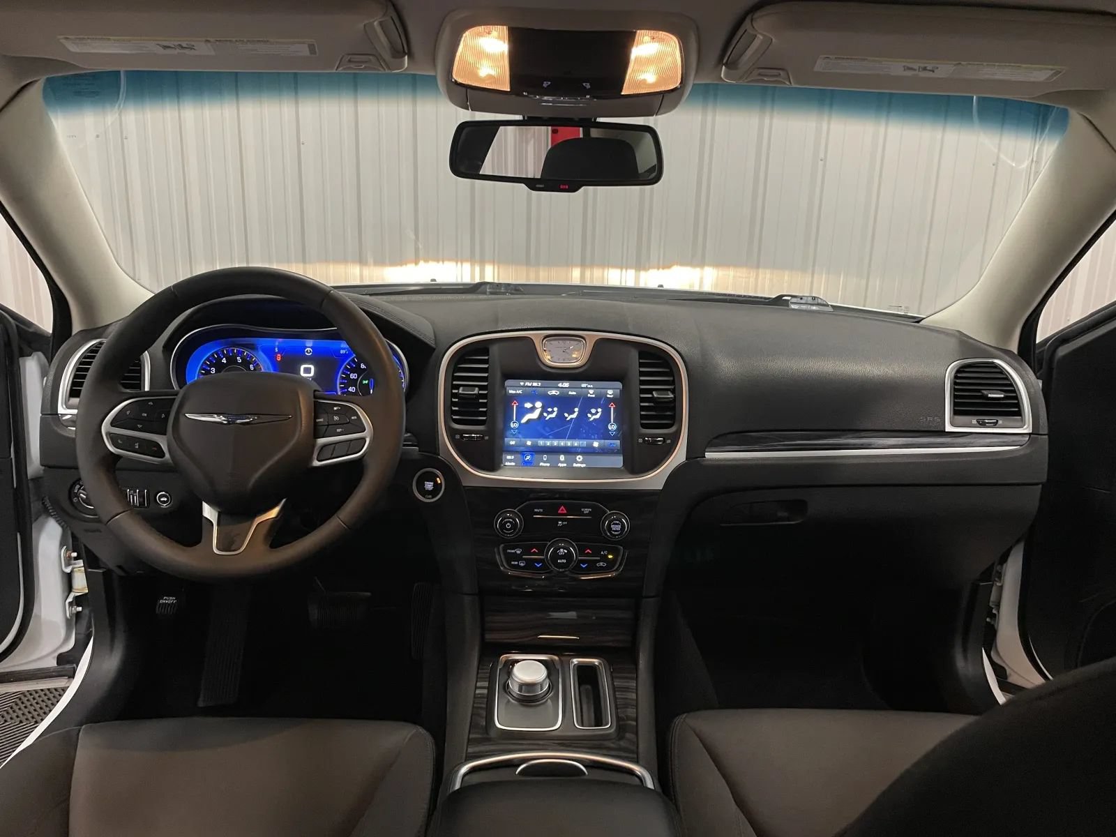 Used 2022 Chrysler 300 Touring AWD/4WD image 27