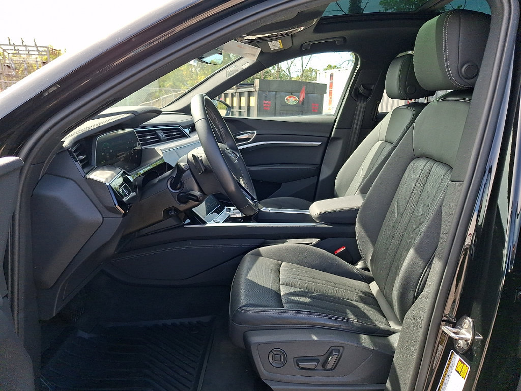 Used 2024 Audi Q8 e-tron Premium Plus AWD/4WD image 13