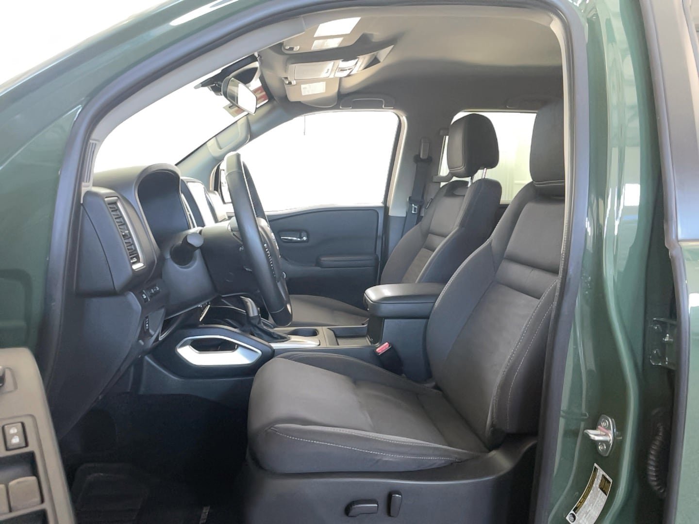 Certified 2023 Nissan Frontier SV w/ SV Convenience Package AWD/4WD image 15
