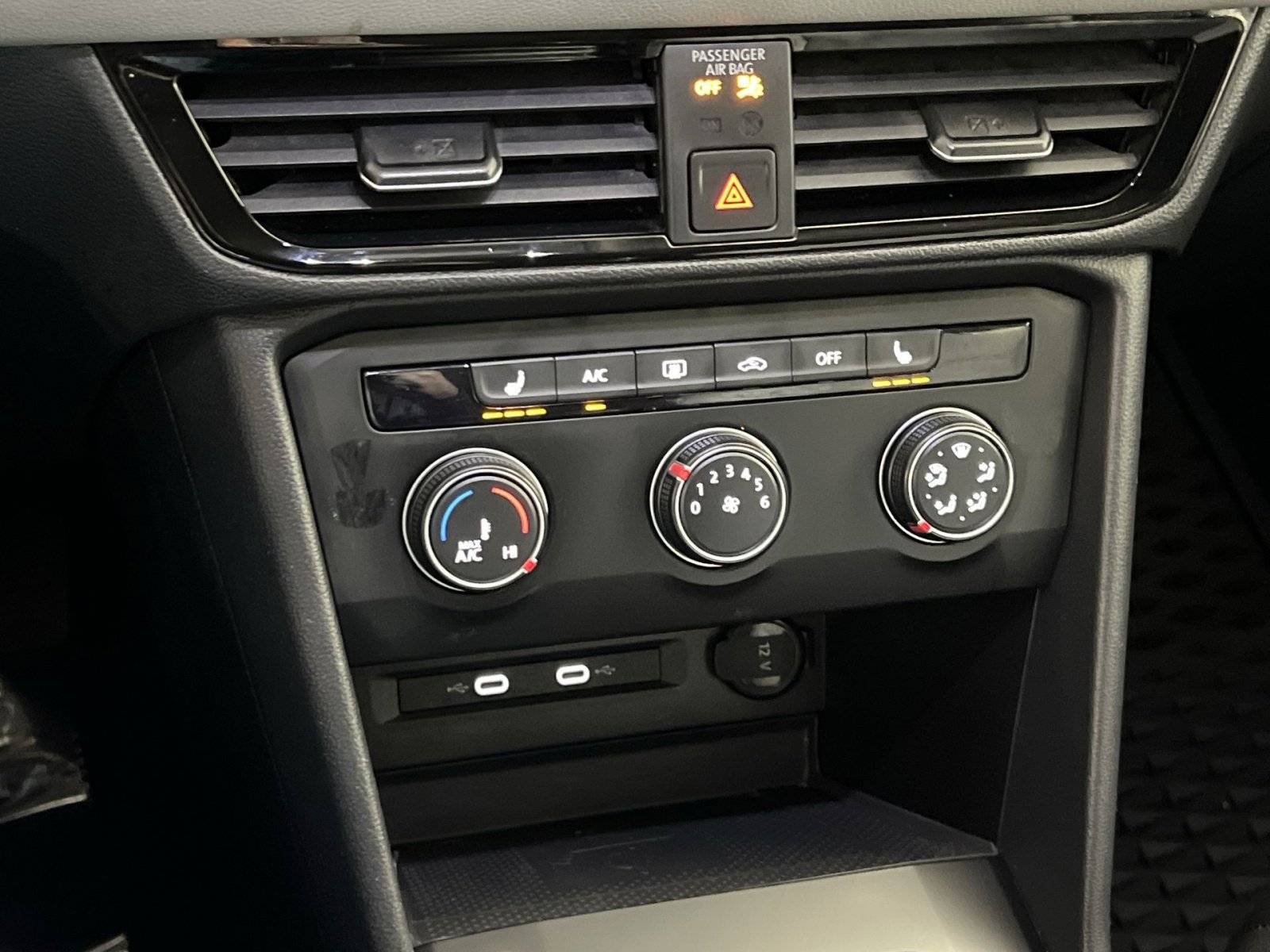 Used 2022 Volkswagen Taos SE image 19