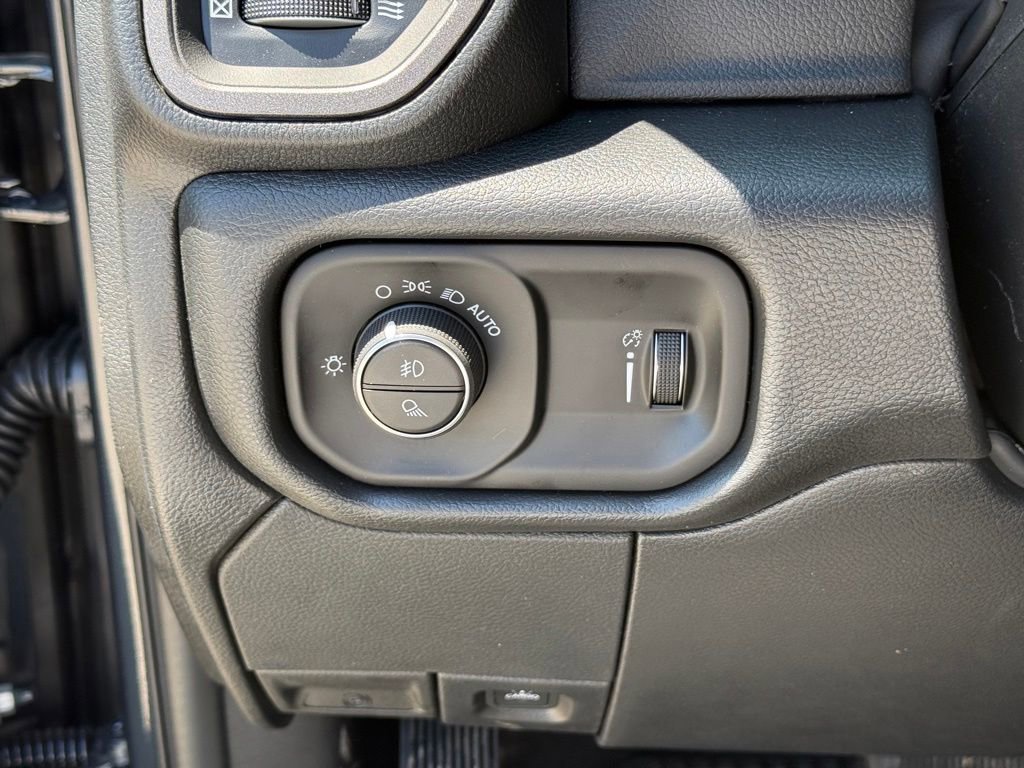 New 2026 RAM 2500 Warlock AWD/4WD image 18