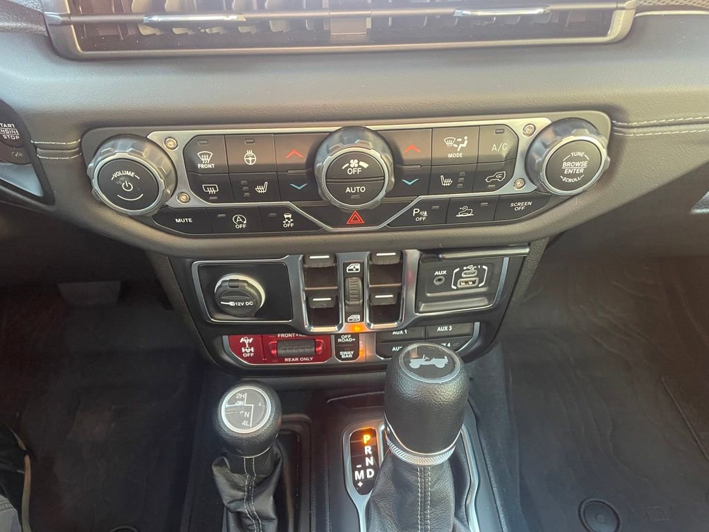 Used 2024 Jeep Wrangler Unlimited Rubicon w/ Technology Group image 17