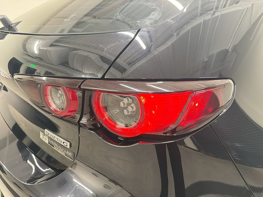 Used 2021 MAZDA MAZDA3 s AWD/4WD image 31
