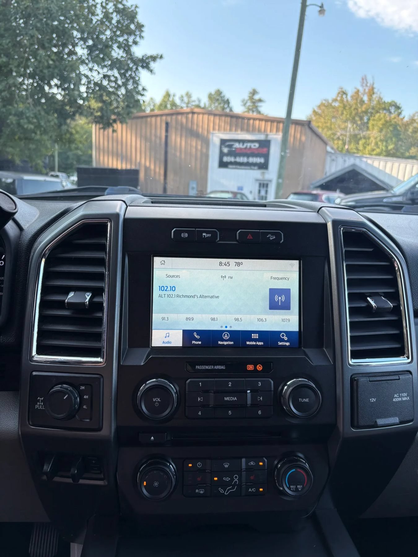 Used 2018 Ford F250 XLT w/ XLT Premium Package AWD/4WD image 14