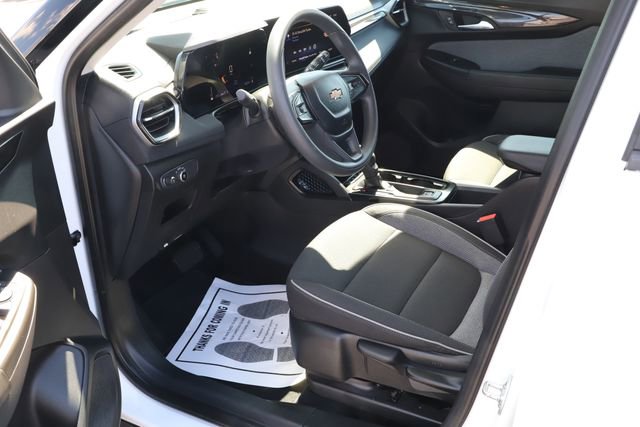 Used 2025 Chevrolet TrailBlazer LT w/ Driver Confidence Package image 12