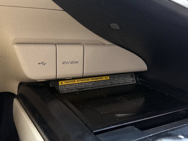 Used 2020 Toyota Camry XLE FWD image 21