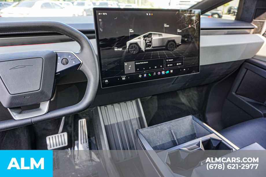 Used 2024 Tesla Cybertruck AWD Crew Cab image 33