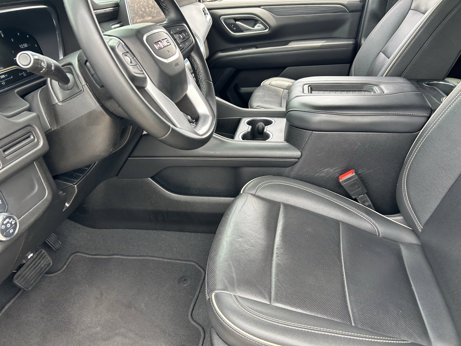 Used 2021 GMC Yukon XL SLT w/ SLT Luxury Package image 28