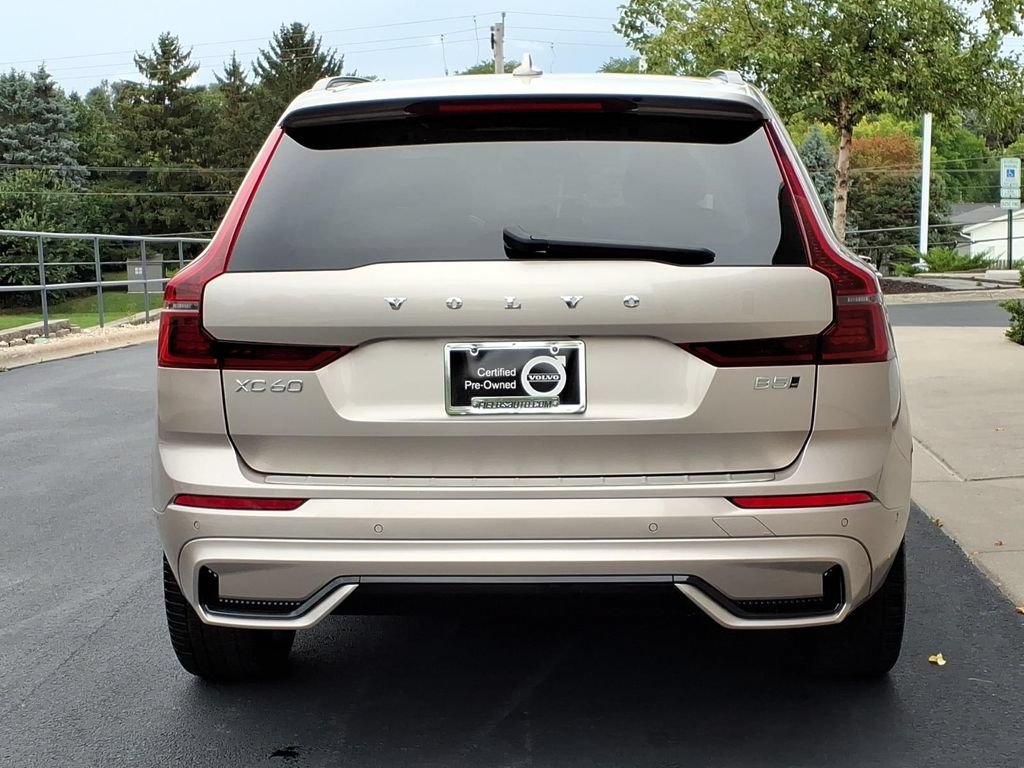 Certified 2026 Volvo XC60 B5 Ultra AWD/4WD image 4