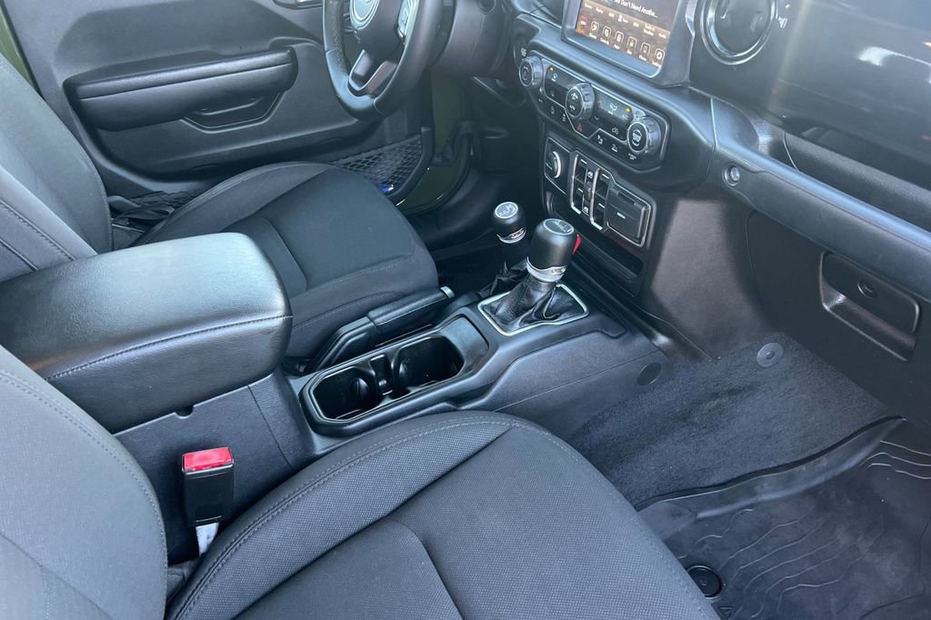 Used 2021 Jeep Gladiator Sport image 18