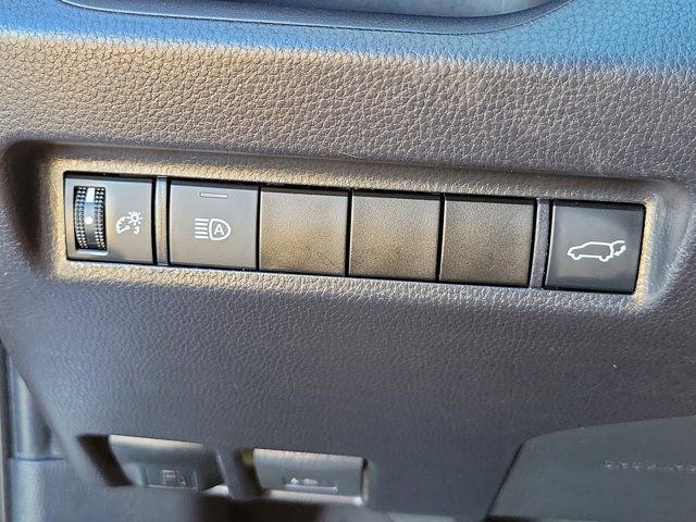 Used 2019 Toyota RAV4 XLE w/ Convenience Package image 24